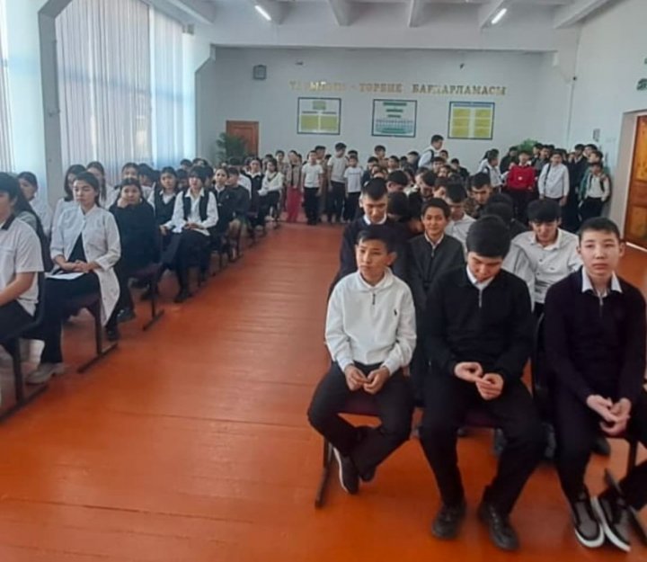 Ұлдар және қыздар жиналысы өтті.
